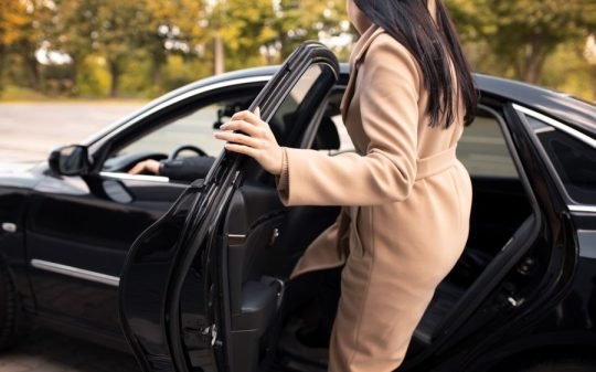 woman-getting-taxi-car (1)
